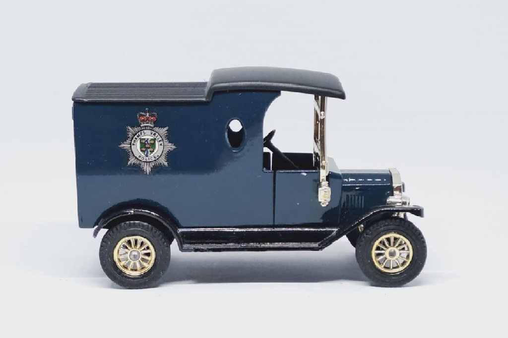 Thames Valley Police (Creaks of Camberley - AC164)